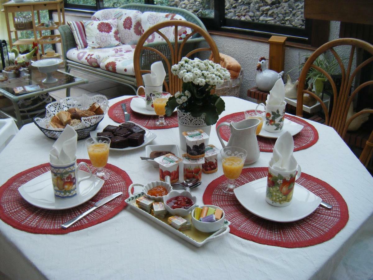 Les Lutins Bed & Breakfast Sainte-Ruffine Exterior foto
